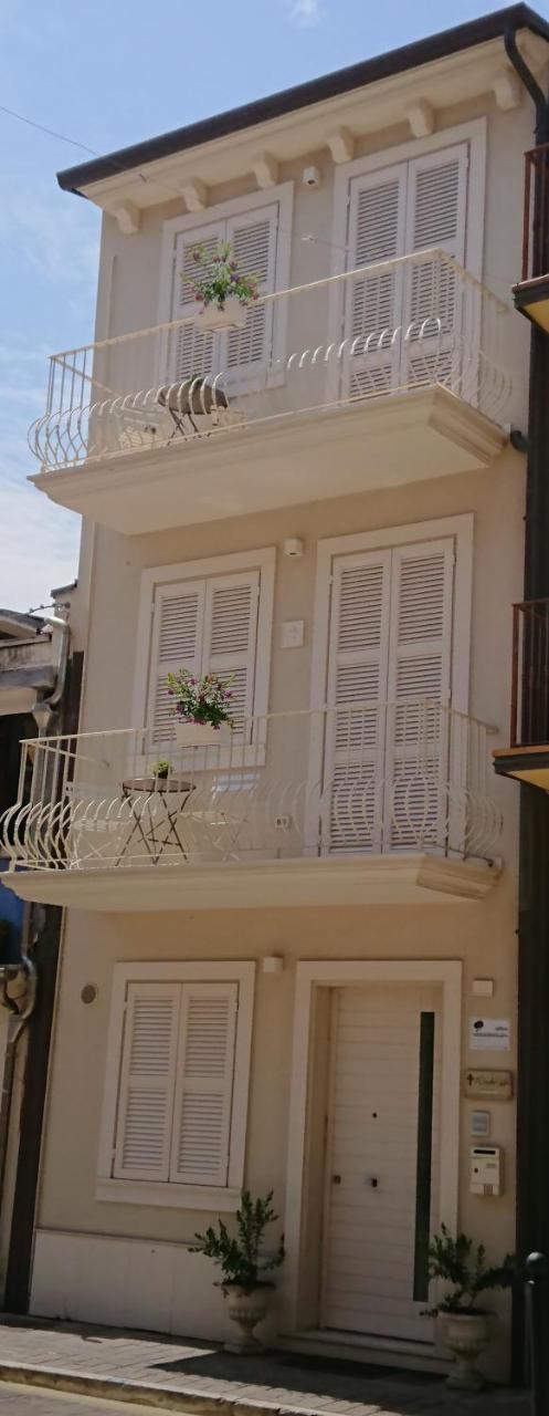 Il Piccolo Giglio Bed & Breakfast Porto SantʼElpidio Dış mekan fotoğraf